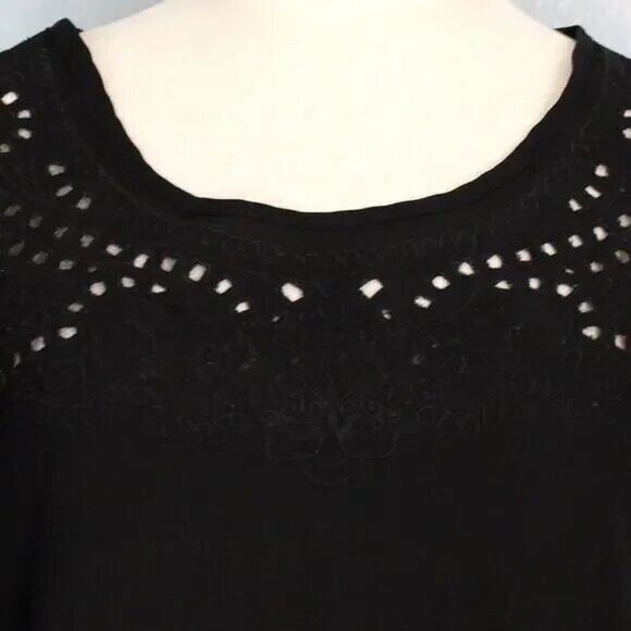 Xhiliration Blouse with Cut out Details Short Flutter Sleeves Size XS - Picture 2 of 8